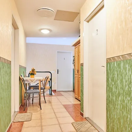 בית הארחה Ada Apartmanhaz Hajdúszoboszló