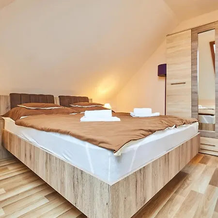 בית הארחה Ada Apartmanhaz 3*