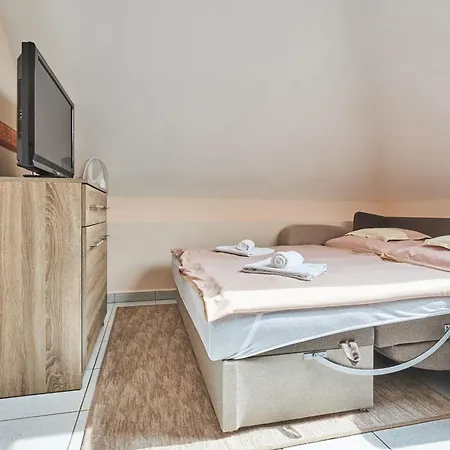 בית הארחה Ada Apartmanhaz Hajdúszoboszló
