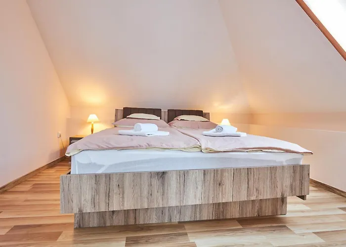 Πανσιόν Ada Apartmanhaz