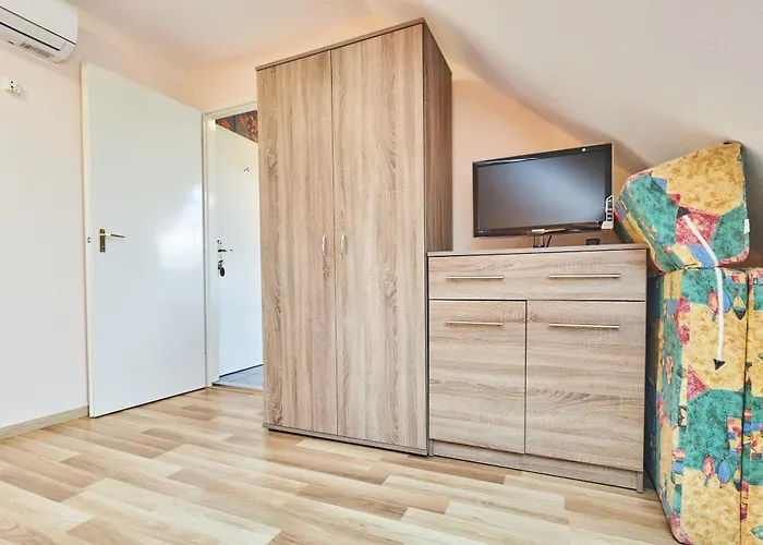 Πανσιόν Ada Apartmanhaz 3*