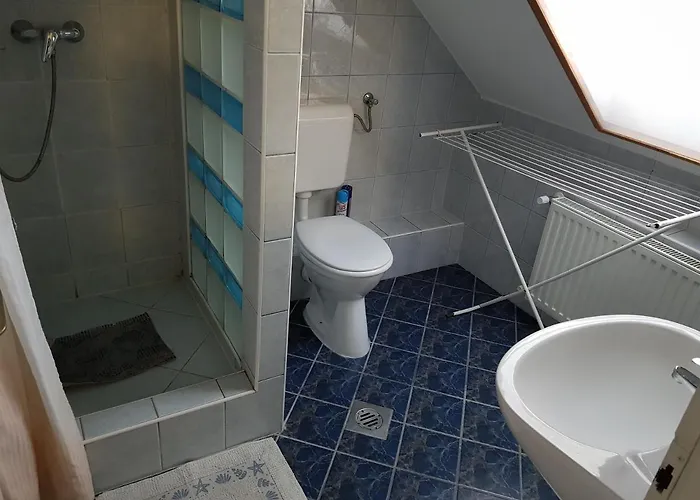 Ada Apartmanhaz Πανσιόν 3*